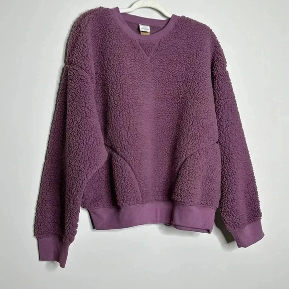VS Sherpa Crew Sweatshirt - Picture 5 of 13